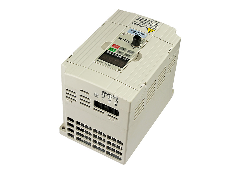 8000S通用變頻器，變頻調(diào)速器，變頻器廠家，電機(jī)變頻器，三相變頻器